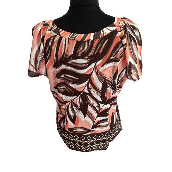 Women's Leaf Print Short Sleeve Top With Decorative Buttons, NO LABELS - Picture 3 of 7
